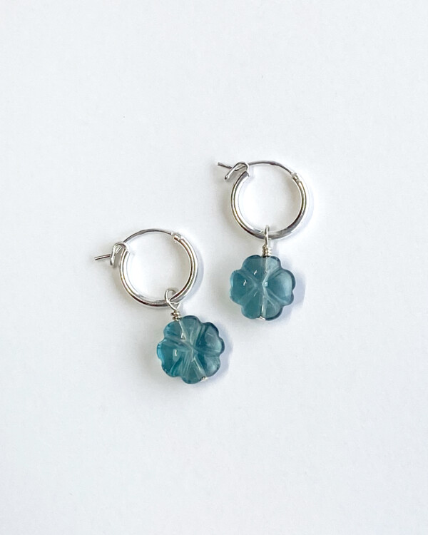 clover blue fluorite gemstone on sterling silver huggie hoop earrings