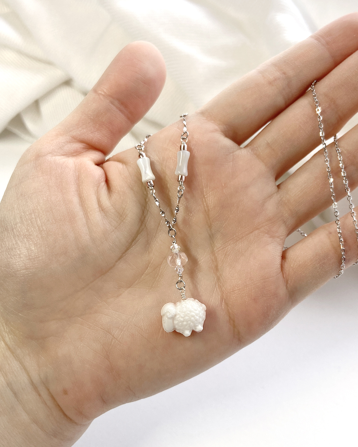fluffy sheep shaped queen conch short Y sterling silver necklace